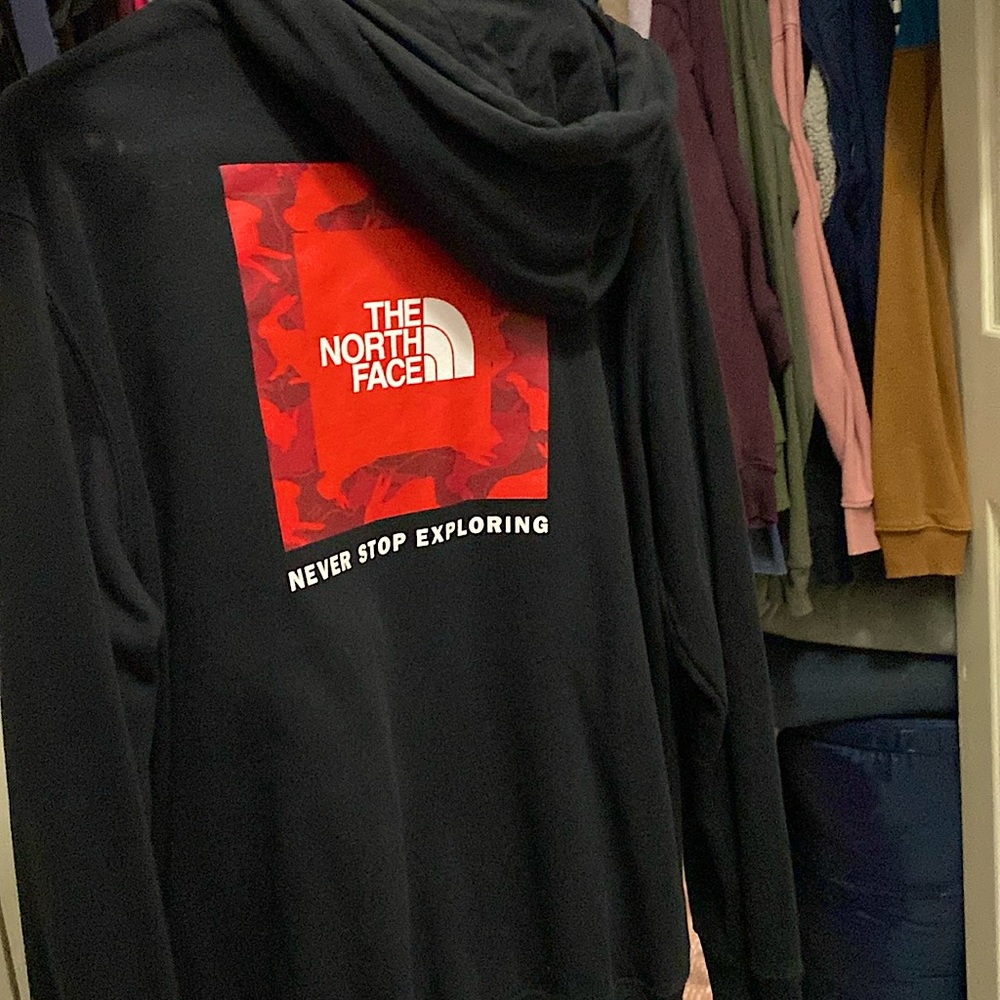 Size large. The north face brand black hoodie